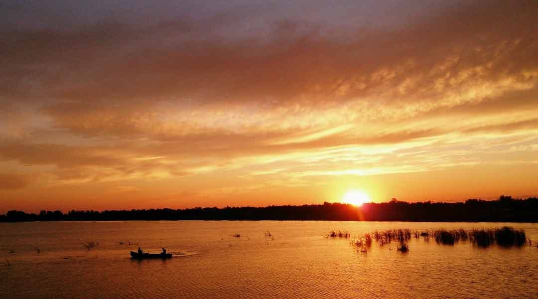 Lake-Duluti-Canoeing-Sunset