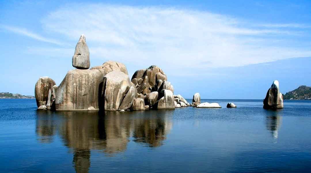 Lake-Victoria-Iconic-Stones